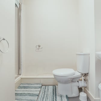 Standard En Suite - Image 3